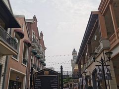 -王府井奥莱临潼小镇(临潼店)
