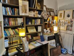 -邊城書店