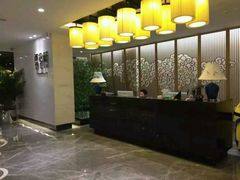 -新盈光·云会所(百丈东路店)