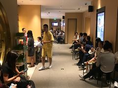 排队人群-海底捞火锅(海宁路店)