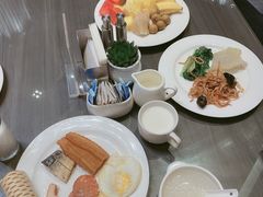 -上海滴水湖皇冠假日酒店