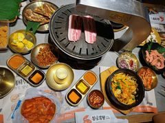 -草家酱蟹炭火烤肉店(珲春南路一店)