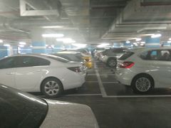 -白玉兰广场停车场