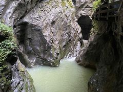 -龙水峡地缝景区