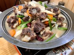 不辣焖牛尾-24 新村雪浓汤(长白山烤肉店)