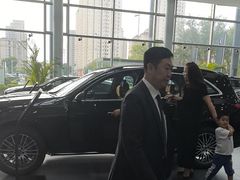 -天津波士信达奔驰4S店(卫津南路店)