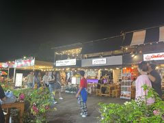 -席娜卡琳火车铁道夜市