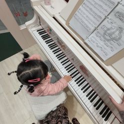 -奈尔宝·儿童乐园·亲子餐厅(华采天地店)