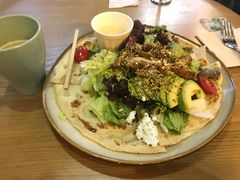 照烧鸡肉配牛油果拉法沙拉-HELLO 27 意面·沙拉·帕尼尼