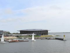 -上海滴水湖皇冠假日酒店