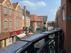 -钟书阁(松江泰晤士小镇店)