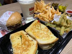 -The Habit Burger Grill 哈比特汉堡(爱琴海店)