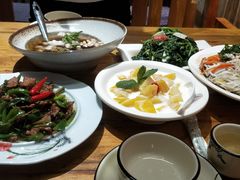 -老滇山寨•云南特色菜•地方菜•民族风情歌舞表演(金碧店)