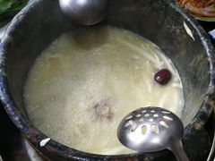 -南渝食府.墨脱石锅松茸鸡
