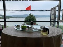 我们吃饭的桌子-梦缘水乡·湖景餐厅