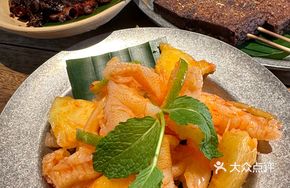 Dai-Style Pickled Chicken Feet