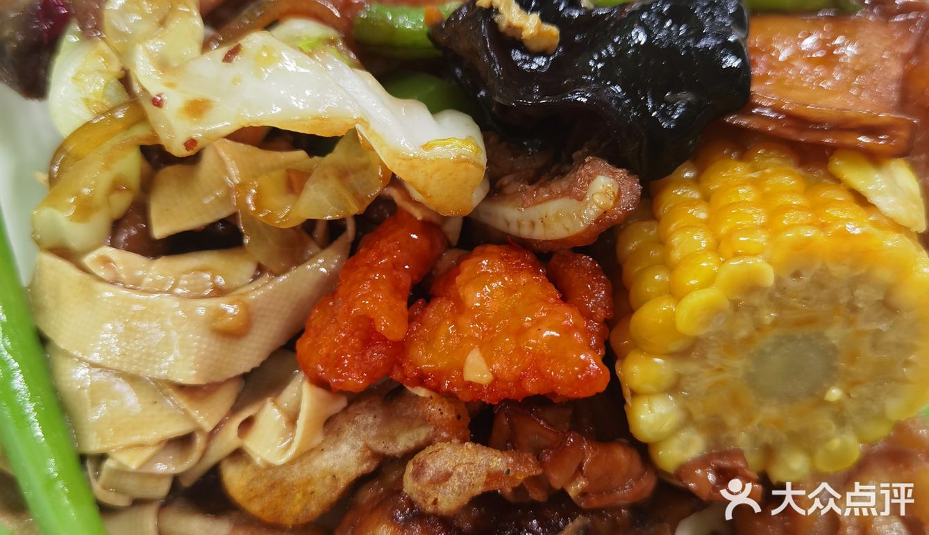 东北自助盒饭 今天一日三餐都在这了！