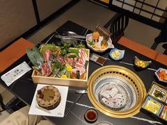 -山川小町·极番烧肉(新地假日广场店)