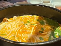 -银米·云南传统过桥米线(双廊黑金冠店)