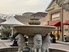 -百联奥特莱斯广场(武汉盘龙店)