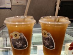 -喜茶(北京华贸购物中心店)