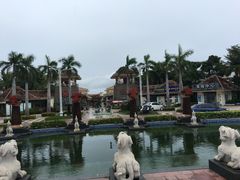 -亚龙湾亚泰商业街