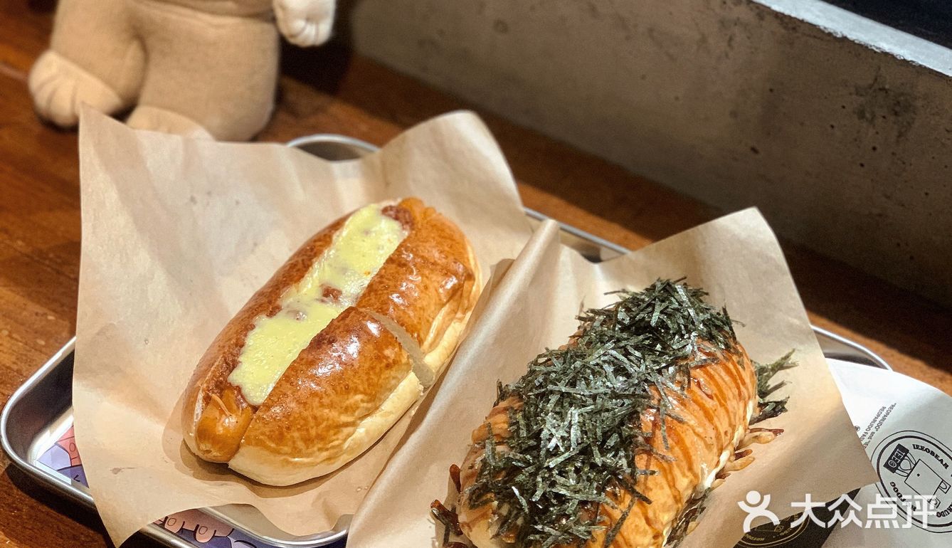 中山假日广场🏚街头氛围拉满的热狗店🌭️