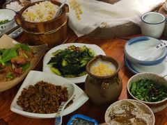 -滇香肴·云南菜蒸汽石锅鱼(云南北路店)