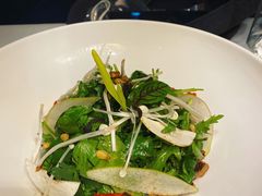 蘑菇松茸核桃皮梨沙拉-牛排家(北京长安街英皇集团中心店)