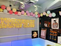 点击看大图 -YOUNGRICH街舞工作室