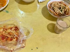牛肉藏面-老光明岗琼甜茶馆