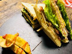 -HIGH FIVE哈福手工汉堡(桂林路店)