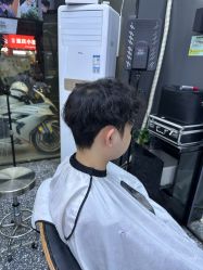 -藤野造型专业烫染接发