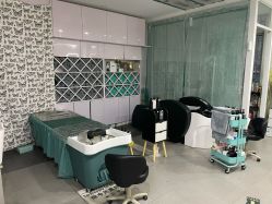 -黑奥秘脱发白发中心