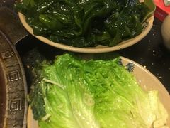 -茅草房·河畔园林火锅