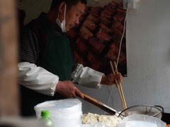 -新场古镇-停车场