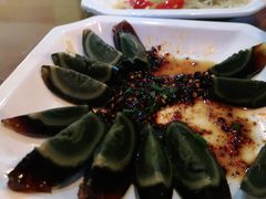 -临江餐馆二楼美食部落