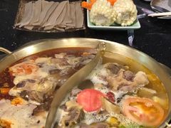 -顶顶汤火牛排火锅·经典铜锅涮肉