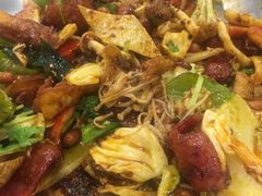 -愉肴麻辣香锅(中北镇店)