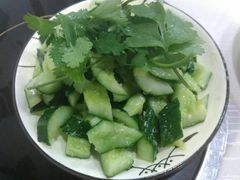 -虾弄弄海派小龙虾·牛羊蝎子火锅