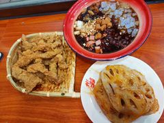 阿婆酥肉-爆炸头阿姨小四川正宗川味小吃(无任何分店)
