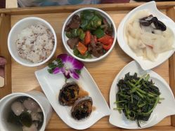 -卓玥国际月子会所(罗山路店)