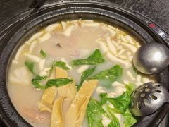 -大匠工房古船木艺术餐厅·猪肚鸡专门店(长白仙岛店)