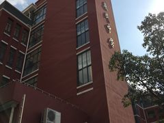 -上海市惠民中学