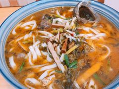 老酸菜牛肉面-陈八两面家(华孚写字楼店)