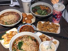 -爆炸头阿姨小四川正宗川味小吃(无任何分店)