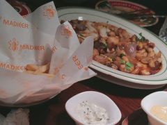 培根薯角-马迭尔德式西餐精酿啤酒屋(中央大街店)