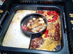 -老牌坊云南鱼豆花火锅(哈西万达店)