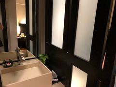 -曼谷湄南河畔华美达广场酒店