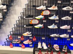 -阿迪达斯(武林银泰三叶草店)